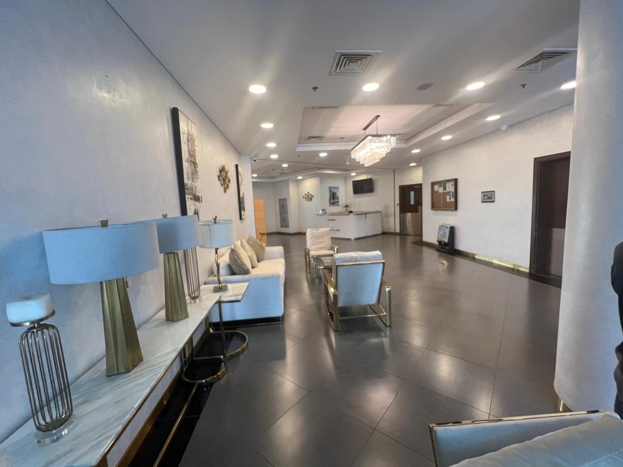 Large Size One Bedroom Apartment With Sea View 아부다비 외부 사진
